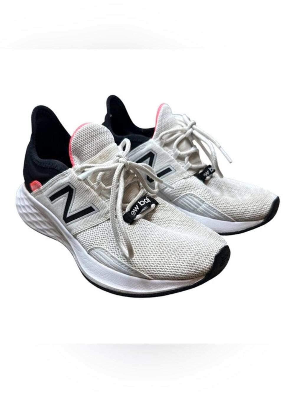 New Balance Women's Fresh Foam ROAV Running Shoes Size 6.5